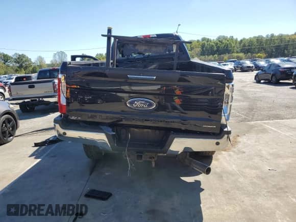 2017 Ford F-250 XL с VIN 1FT7W2B65HED24537, выставлен на аукционе Copart как лот 82303915 с пробегом 160 466 миль миль и Списание • Salvage title. История ставок и продаж доступна на DreamBid. Изображение 6.