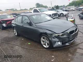 2015 BMW 3 Series 328i xDrive с VIN WBA3B3C56FF548474, выставлен на аукционе IAAI как лот 42366206 с пробегом 73 042 миль миль и . История ставок и продаж доступна на DreamBid. Изображение 1.