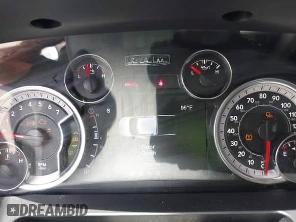 2018 Ram 1500 Big Horn z VIN 3C6RR7LT4JG123784, wystawiony jako IAAI lot #42780935 z przebiegiem 72 383 mil mil oraz . Historia ofert i sprzedaży dostępna na DreamBid. Obrazek 7.