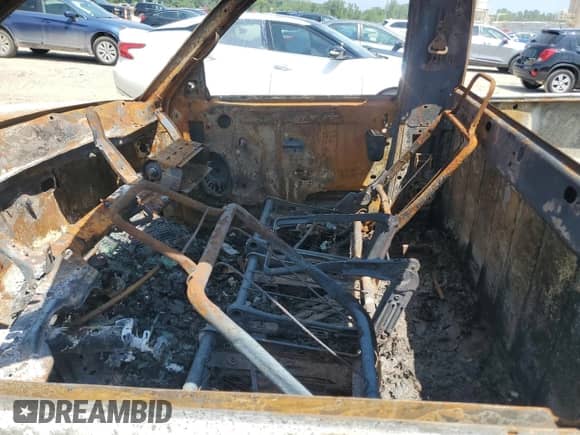 2001 Dodge 1500 Work Special с VIN 1B7HC16X21S699660, выставлен на аукционе Copart как лот 66114185 с пробегом Не указан миль и На запчасти • Non repairable. История ставок и продаж доступна на DreamBid. Изображение 7.