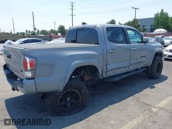 2021 Toyota Tacoma TRD Off Road с VIN 3TMCZ5AN8MM421834, выставлен на аукционе IAAI как лот 42918023 с пробегом 77 116 миль миль и . История ставок и продаж доступна на DreamBid. Изображение 4.