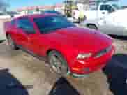 2012 Ford Mustang Premium с VIN 1ZVBP8AM0C5211028, выставлен на аукционе IAAI как лот 41751885 с пробегом 203 355 миль миль и . История ставок и продаж доступна на DreamBid. Изображение 1.