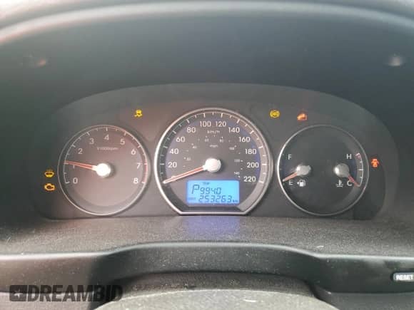 2012 Hyundai Santa Fe GLS с VIN 5XYZGDAGXCG131196, выставлен на аукционе Copart как лот 64174555 с пробегом 253 263 миль миль и Чистый • Clean title. История ставок и продаж доступна на DreamBid. Изображение 9.