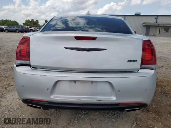 2023 Chrysler 300 Touring L с VIN 2C3CCADG0PH706834, выставлен на аукционе Copart как лот 68541795 с пробегом 26 534 миль миль и Списание • Salvage title. История ставок и продаж доступна на DreamBid. Изображение 6.