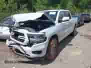 2020 Ram 1500 Big Horn z VIN 1C6SRFFT6LN145285, wystawiony jako IAAI lot #42588543 z przebiegiem 183 686 mil mil oraz . Historia ofert i sprzedaży dostępna na DreamBid. Obrazek 2.