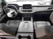 2023 Chevrolet Tahoe RST z VIN 1GNSCRKD4PR393695, wystawiony jako Copart lot #45428455 z przebiegiem Nie podano mil oraz Szkoda całkowita • Salvage title. Historia ofert i sprzedaży dostępna na DreamBid. Obrazek 8.