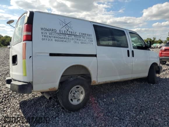 2010 Chevrolet Express Cargo z VIN 1GCZGFBG0A1168619, wystawiony jako Copart lot #69234885 z przebiegiem 212 472 mil mil oraz Szkoda całkowita • Salvage title. Historia ofert i sprzedaży dostępna na DreamBid. Obrazek 3.