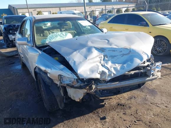 1998 Honda Accord LX z VIN 1HGCG1642WA070628, wystawiony jako IAAI lot #41457636 z przebiegiem 260 036 mil mil oraz . Historia ofert i sprzedaży dostępna na DreamBid. Obrazek 6.