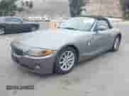 2004 BMW Z4 2.5i с VIN 4USBT33594LS50182, выставлен на аукционе IAAI как лот 42560956 с пробегом 118 896 миль миль и . История ставок и продаж доступна на DreamBid. Изображение 2.