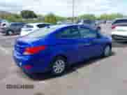 2013 Hyundai Accent GLS z VIN KMHCT4AE9DU303939, wystawiony jako IAAI lot #42500141 z przebiegiem 39 937 mil mil oraz . Historia ofert i sprzedaży dostępna na DreamBid. Obrazek 4.