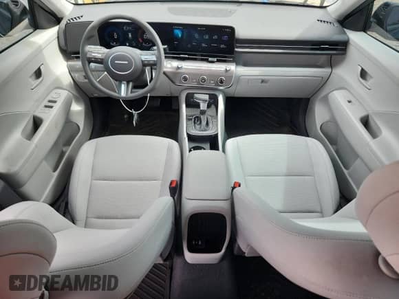 2025 Hyundai Kona SE с VIN KM8HA3AB6SU273694, выставлен на аукционе Copart как лот 63033865 с пробегом 3 157 миль миль и Списание • Salvage title. История ставок и продаж доступна на DreamBid. Изображение 8.