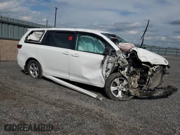 2017 Toyota Sienna LE Auto Access Seat z VIN 5TDKZ3DC7HS817169, wystawiony jako Copart lot #68869085 z przebiegiem Nie podano mil oraz Nie do naprawy • Non repairable. Historia ofert i sprzedaży dostępna na DreamBid. Obrazek 4.