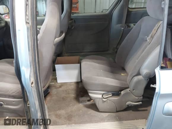 2003 Dodge Caravan Sport with VIN 2D4GP44R63R337716, listed as a IAAI auction lot 42767821 with 200,881 mi miles and . Bid and sale history available at DreamBid. Image 8.