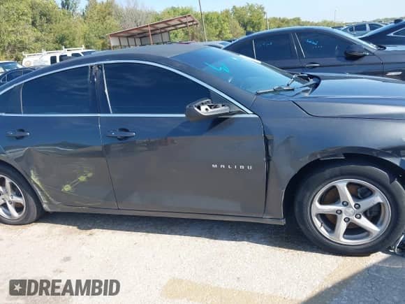 2017 Chevrolet Malibu LS с VIN 1G1ZB5ST2HF200725, выставлен на аукционе IAAI как лот 43550128 с пробегом 167 980 миль миль и . История ставок и продаж доступна на DreamBid. Изображение 14.