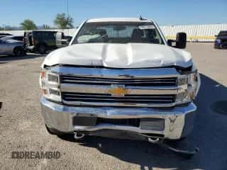 2015 Chevrolet Silverado 2500HD Work Truck z VIN 1GC2CUEG3FZ553887, wystawiony jako Copart lot #90275025 z przebiegiem 103 018 mil mil oraz Szkoda całkowita • Salvage title. Historia ofert i sprzedaży dostępna na DreamBid. Obrazek 5.
