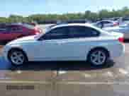 2015 BMW 3 Series 328i z VIN WBA3A5G55FNS83643, wystawiony jako IAAI lot #43337244 z przebiegiem 129 122 mil mil oraz . Historia ofert i sprzedaży dostępna na DreamBid. Obrazek 14.