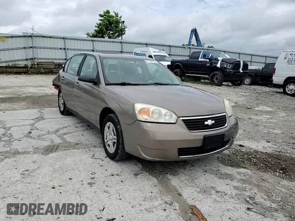 2008 Chevrolet Malibu Classic LS 1FL with VIN 1G1ZS58F38F115684, listed as a Copart auction lot 61138165 with 108,305 mi miles and Salvage title. Bid and sale history available at DreamBid. Image 13.