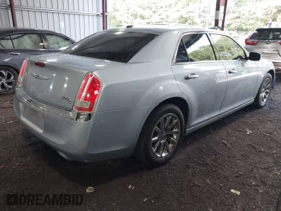 2013 Chrysler 300 C с VIN 2C3CCAET6DH687813, выставлен на аукционе IAAI как лот 42775605 с пробегом 152 929 миль миль и . История ставок и продаж доступна на DreamBid. Изображение 4.