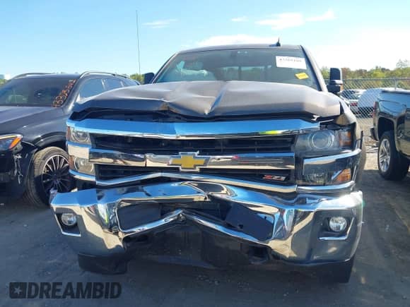 2015 Chevrolet Silverado 2500HD LT с VIN 1GC1KVEGXFF529933, выставлен на аукционе IAAI как лот 43365105 с пробегом 143 340 миль миль и . История ставок и продаж доступна на DreamBid. Изображение 12.