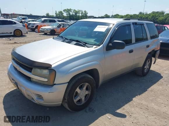 2004 Chevrolet TrailBlazer LS с VIN 1GNDS13S742222809, выставлен на аукционе IAAI как лот 43029504 с пробегом 185 844 миль миль и . История ставок и продаж доступна на DreamBid. Изображение 2.