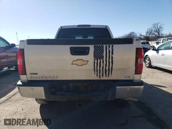 2010 Chevrolet Silverado 1500 LTZ with VIN 3GCRKTE35AG280985, listed as a Copart auction lot 47044095 with 295,086 mi miles and Clean title. Bid and sale history available at DreamBid. Image 6.