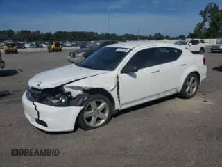 2013 Dodge Avenger SE z VIN 1C3CDZAB8DN519509, wystawiony jako Copart lot #81231785 z przebiegiem 237 169 mil mil oraz Szkoda całkowita • Salvage title. Historia ofert i sprzedaży dostępna na DreamBid. Obrazek 1.
