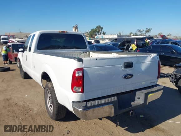 2013 Ford F-250 XL z VIN 1FT7X2A67DEA46863, wystawiony jako IAAI lot #43022358 z przebiegiem 231 080 mil mil oraz . Historia ofert i sprzedaży dostępna na DreamBid. Obrazek 3.