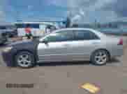 2006 Honda Accord EX с VIN 1HGCM56776A027042, выставлен на аукционе IAAI как лот 42939523 с пробегом 149 630 миль миль и . История ставок и продаж доступна на DreamBid. Изображение 14.