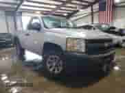 2013 Chevrolet Silverado 1500 Work Truck z VIN 1GCNKPEX0DZ240892, wystawiony jako Copart lot #63041415 z przebiegiem 90 866 mil mil oraz Szkoda całkowita • Salvage title. Historia ofert i sprzedaży dostępna na DreamBid. Obrazek 4.