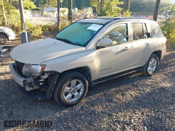2016 Jeep Compass Latitude с VIN 1C4NJCEB2GD774767, выставлен на аукционе IAAI как лот 43368179 с пробегом 116 346 миль миль и . История ставок и продаж доступна на DreamBid. Изображение 17.