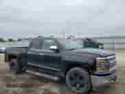 2015 Chevrolet Silverado 1500 LTZ z VIN 1GCVKSEC9FZ170389, wystawiony jako Copart lot #65356595 z przebiegiem 102 268 mil mil oraz Szkoda całkowita • Salvage title. Historia ofert i sprzedaży dostępna na DreamBid. Obrazek 4.
