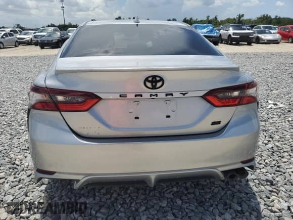 2023 Toyota Camry SE z VIN 4T1G11AK9PU104521, wystawiony jako Copart lot #63671725 z przebiegiem 69 960 mil mil oraz Nie do naprawy • Non repairable. Historia ofert i sprzedaży dostępna na DreamBid. Obrazek 6.