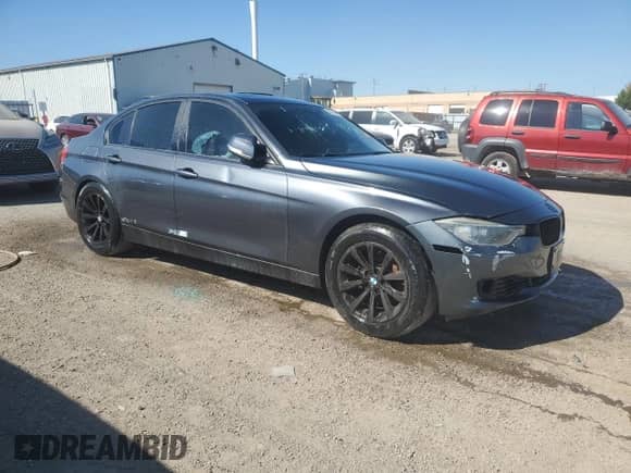 2013 BMW 3 Series 328i xDrive with VIN WBA3B3C54DJ812401, listed as a Copart auction lot 81091465 with Not provided miles and Clean title. Bid and sale history available at DreamBid. Image 4.