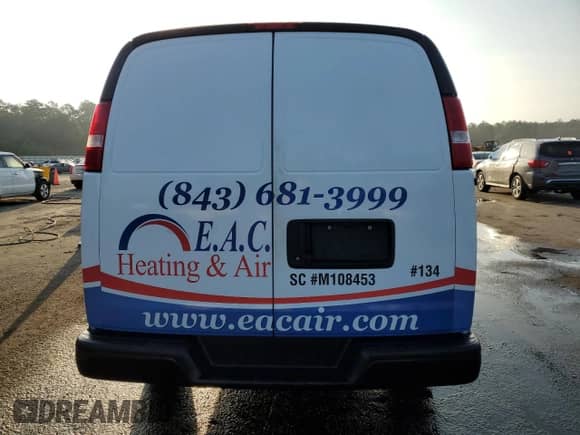 2022 Chevrolet Express Cargo с VIN 1GCWGAF71N1173799, выставлен на аукционе Copart как лот 72360234 с пробегом 37 558 миль миль и Списание • Salvage title. История ставок и продаж доступна на DreamBid. Изображение 6.
