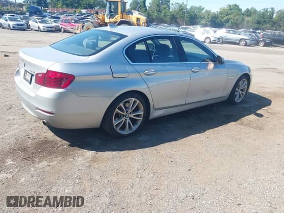 2016 BMW 5 Series 535i xDrive с VIN WBA5B3C55GG260479, выставлен на аукционе IAAI как лот 43064520 с пробегом 121 059 миль миль и . История ставок и продаж доступна на DreamBid. Изображение 4.