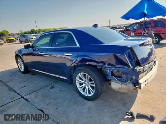 2017 Chrysler 300 C with VIN 2C3CCAEG1HH565272, listed as a Copart auction lot 80477885 with 153,559 mi miles and Clean title. Bid and sale history available at DreamBid. Image 2.