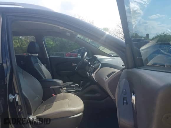 2013 Hyundai Tucson GLS с VIN KM8JUCAC0DU583070, выставлен на аукционе IAAI как лот 42112460 с пробегом 142 720 миль миль и . История ставок и продаж доступна на DreamBid. Изображение 5.