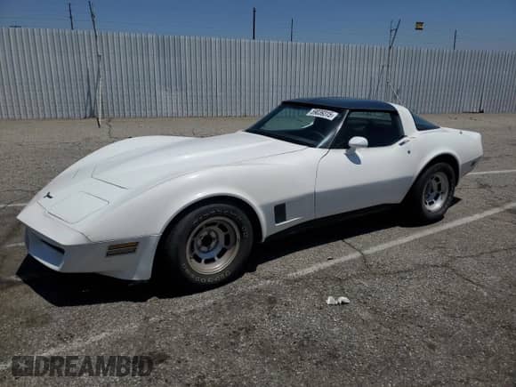 1981 Chevrolet Corvette с VIN 1G1AY8768BS430915, выставлен на аукционе Copart как лот 59039315 с пробегом 76 396 миль миль и Чистый • Clean title. История ставок и продаж доступна на DreamBid. Изображение 1.