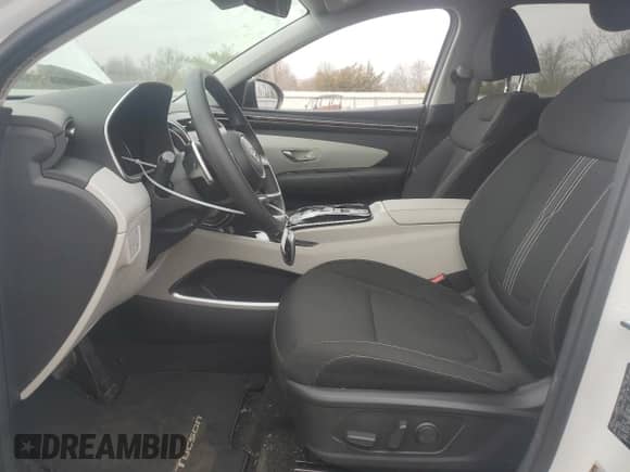 2024 Hyundai Tucson SEL with VIN KM8JBDD25RU218163, listed as a Copart auction lot 49241355 with 2,951 mi miles and Salvage title. Bid and sale history available at DreamBid. Image 7.