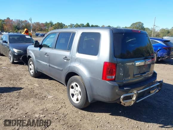 2013 Honda Pilot LX with VIN 5FNYF4H25DB074181, listed as a IAAI auction lot 43408288 with 82,921 mi miles and . Bid and sale history available at DreamBid. Image 3.