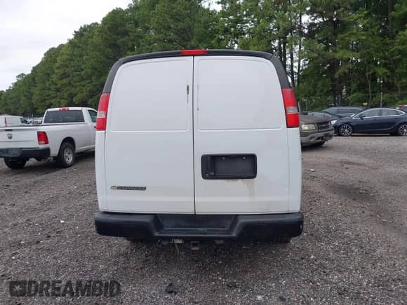 2017 Chevrolet Express Cargo с VIN 1GCWGAFFXH1255574, выставлен на аукционе IAAI как лот 43005245 с пробегом 144 217 миль миль и . История ставок и продаж доступна на DreamBid. Изображение 16.