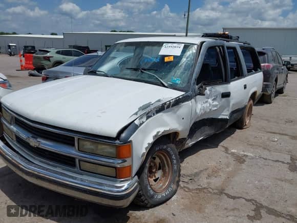 1994 Chevrolet Suburban с VIN 3GCEC26K3RM108415, выставлен на аукционе IAAI как лот 42592034 с пробегом 194 532 миль миль и . История ставок и продаж доступна на DreamBid. Изображение 2.