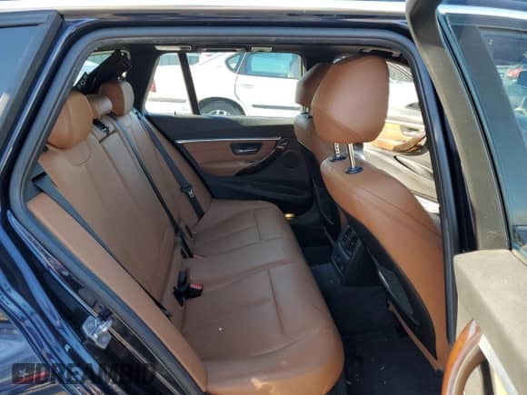 2016 BMW 3 Series 328i xDrive z VIN WBA8G5C54GK442892, wystawiony jako Copart lot #47102394 z przebiegiem 67 316 mil mil oraz . Historia ofert i sprzedaży dostępna na DreamBid. Obrazek 10.