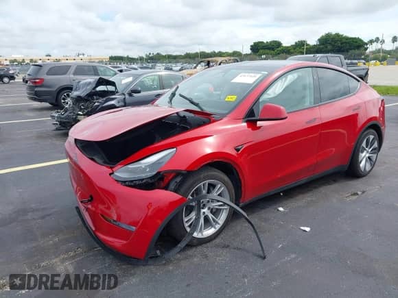 2023 Tesla Model Y Long Range с VIN 7SAYGAEE1PF970995, выставлен на аукционе IAAI как лот 43137426 с пробегом 28 668 миль миль и . История ставок и продаж доступна на DreamBid. Изображение 2.