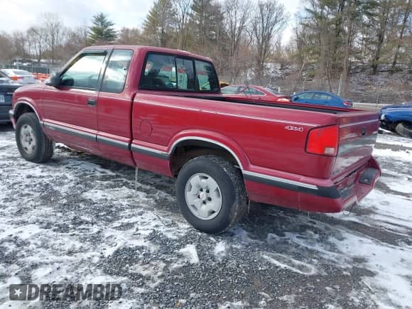 1994 Chevrolet S-10 LS с VIN 1GCDT19W4RK158350, выставлен на аукционе IAAI как лот 41628887 с пробегом 109 905 миль миль и . История ставок и продаж доступна на DreamBid. Изображение 3.