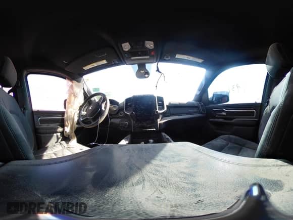 2019 Ram 1500 Big Horn z VIN 1C6RRFFG1KN886749, wystawiony jako IAAI lot #40547666 z przebiegiem 56 146 mil mil oraz . Historia ofert i sprzedaży dostępna na DreamBid. Obrazek 19.