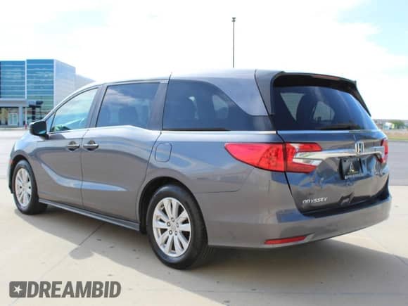 2018 Honda Odyssey LX z VIN 5FNRL6H20JB086713, wystawiony jako Copart lot #81331095 z przebiegiem 92 824 mil mil oraz Szkoda całkowita • Salvage title. Historia ofert i sprzedaży dostępna na DreamBid. Obrazek 4.