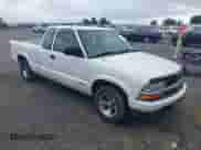 2003 Chevrolet S-10 LS с VIN 1GCCS19X138138732, выставлен на аукционе IAAI как лот 42520528 с пробегом 192 875 миль миль и . История ставок и продаж доступна на DreamBid. Изображение 1.