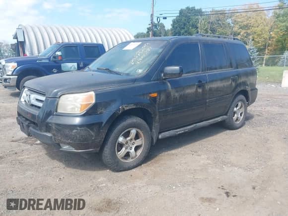 2006 Honda Pilot EX-L z VIN 2HKYF18796H515650, wystawiony jako IAAI lot #43214075 z przebiegiem 217 392 mil mil oraz . Historia ofert i sprzedaży dostępna na DreamBid. Obrazek 2.