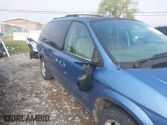2007 Dodge Grand Caravan SXT with VIN 2D4GP44LX7R286724, listed as a IAAI auction lot 43228361 with 160,549 mi miles and . Bid and sale history available at DreamBid. Image 6.